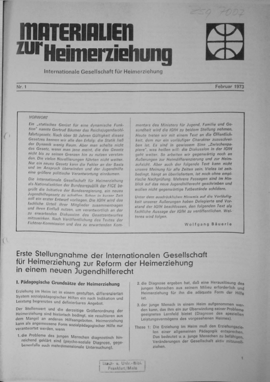 Erste Seite der Materialen zur Heimerziehung mit Text in Schwarz-Weiß