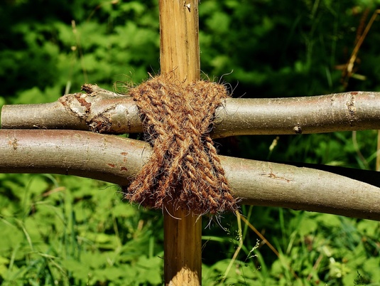 Seilknoten Zaunbefestigung